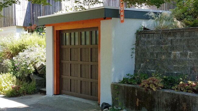 Building Photo - Updated Ravenna 4 Bed / 2 Bath Home