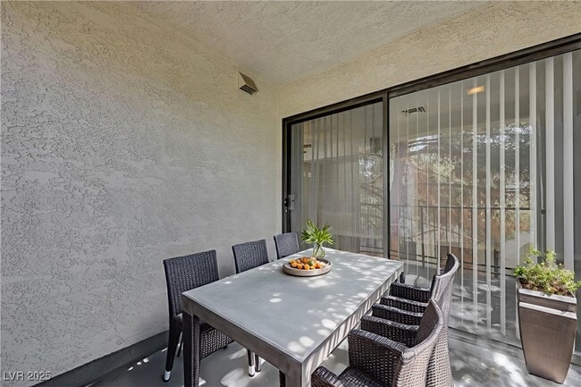 Building Photo - 4730 Nara Vista Way