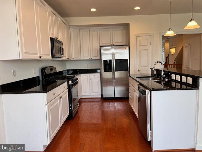 Building Photo - 5605 Harrington Falls Ln