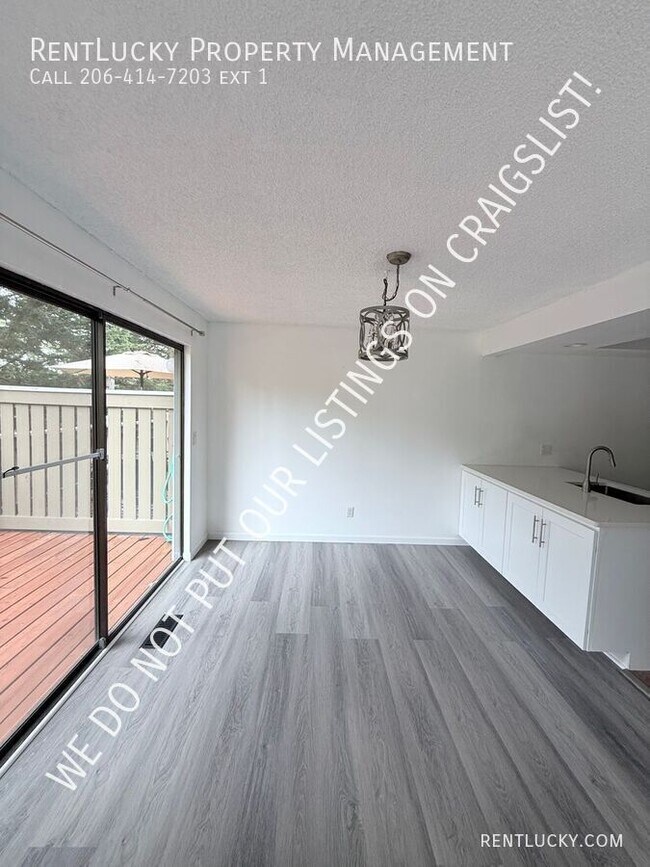 Building Photo - 3221 SW 319th Pl