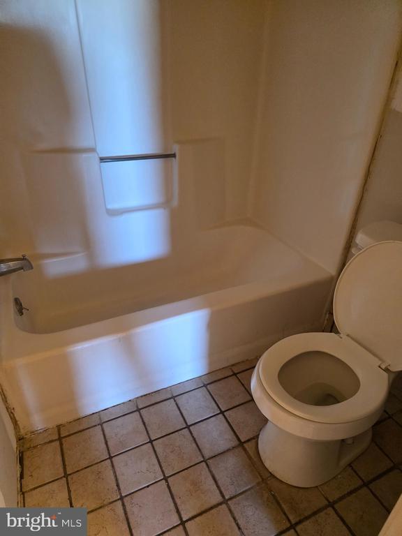 Building Photo - 11 Acapella Ct