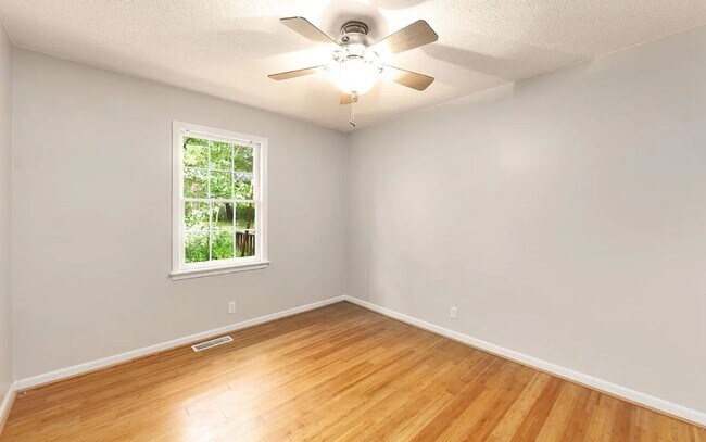 Building Photo - 143 Hopper Barker Rd