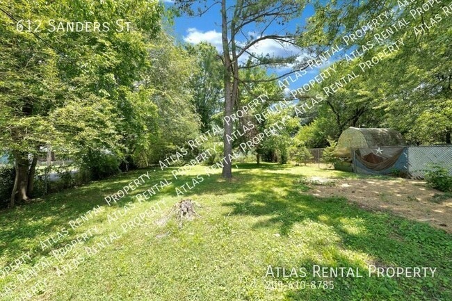 Building Photo - 612 Sanders St