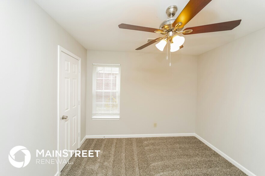 Building Photo - 215 Guthrie Dr