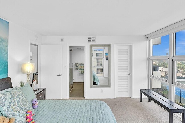 Building Photo - 525 N Ocean Blvd