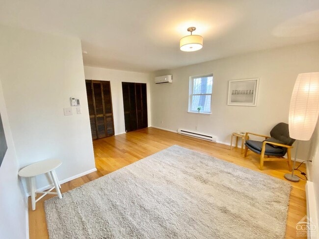 Building Photo - 62 Mahican Manor