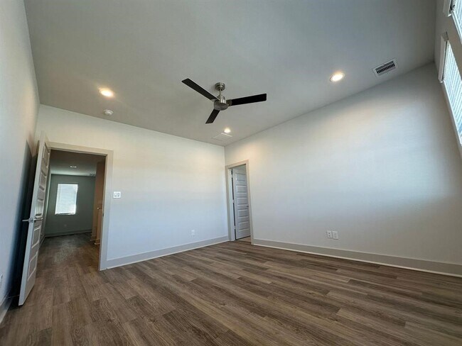 Building Photo - 6804 Troya Ln