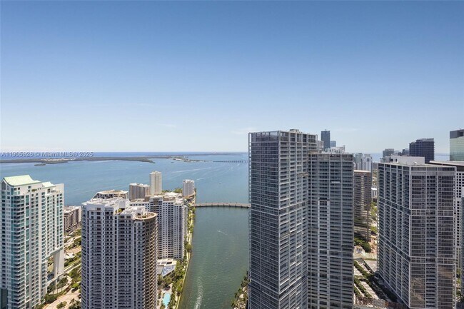 Building Photo - 300 Biscayne Blvd Way