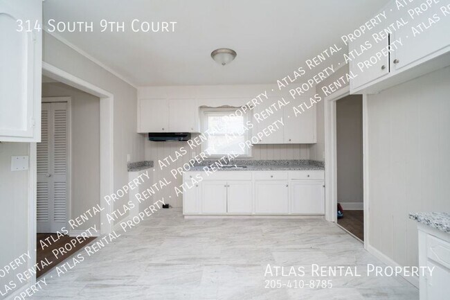Building Photo - 314 9th Ct S