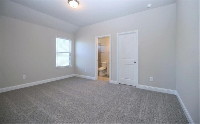 Building Photo - 8202 Aleppo Pine Ln