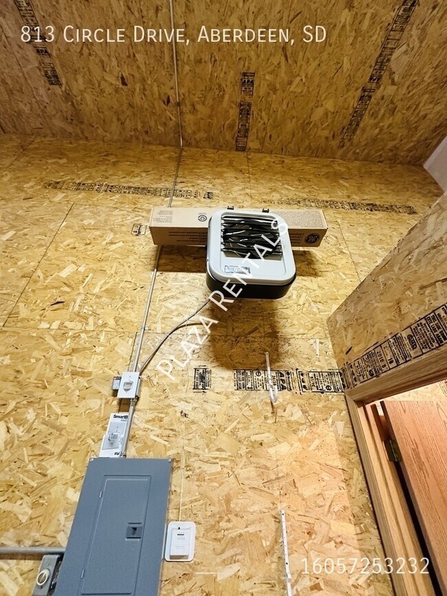 Building Photo - 1624 6th Ave SW