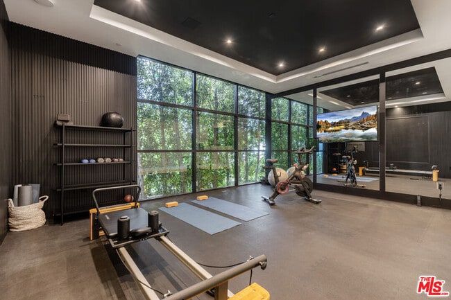 Building Photo - 1033 Somera Rd