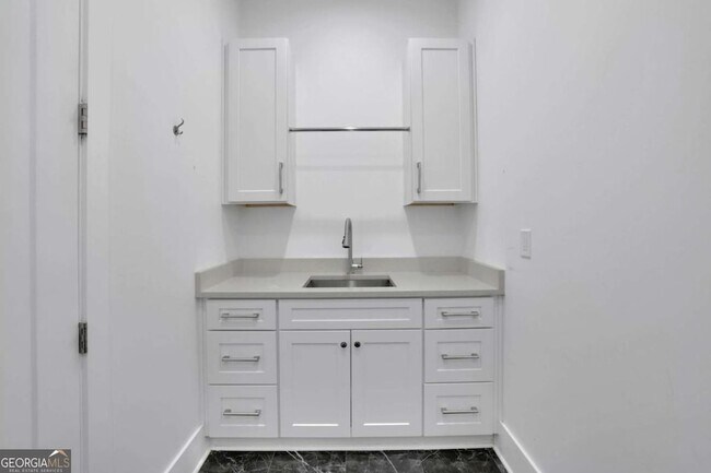 Building Photo - 2964 Old Peachtree Rd NE