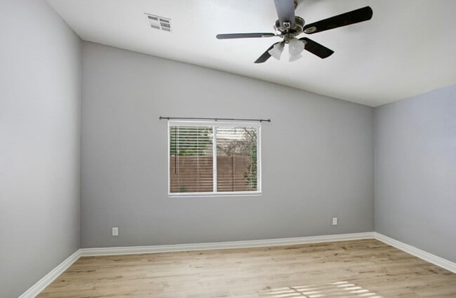 Building Photo - Beautifully Updated 3 Bedroom, Single Story North Las Vegas Home In Gated Community