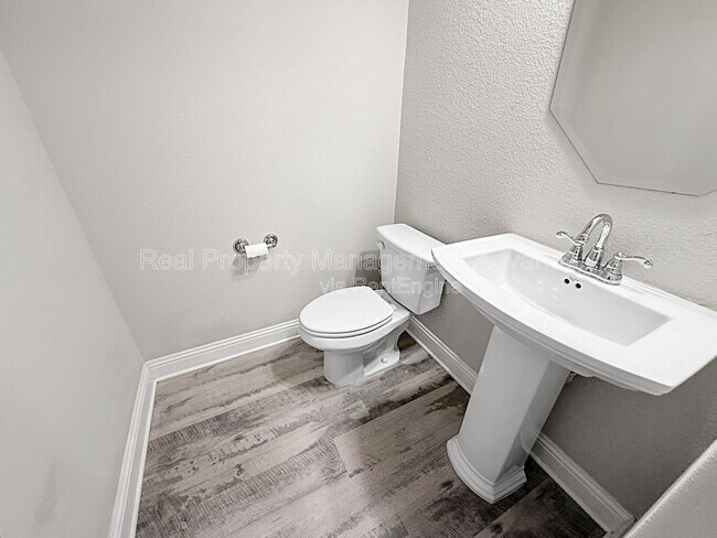 Building Photo - 4621 Piedras Lanzar Dr