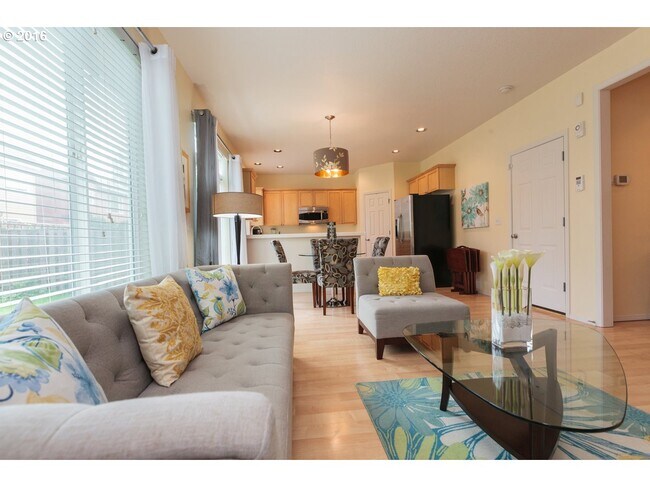 View to Kitchen - 1120 SE Tamora Ave