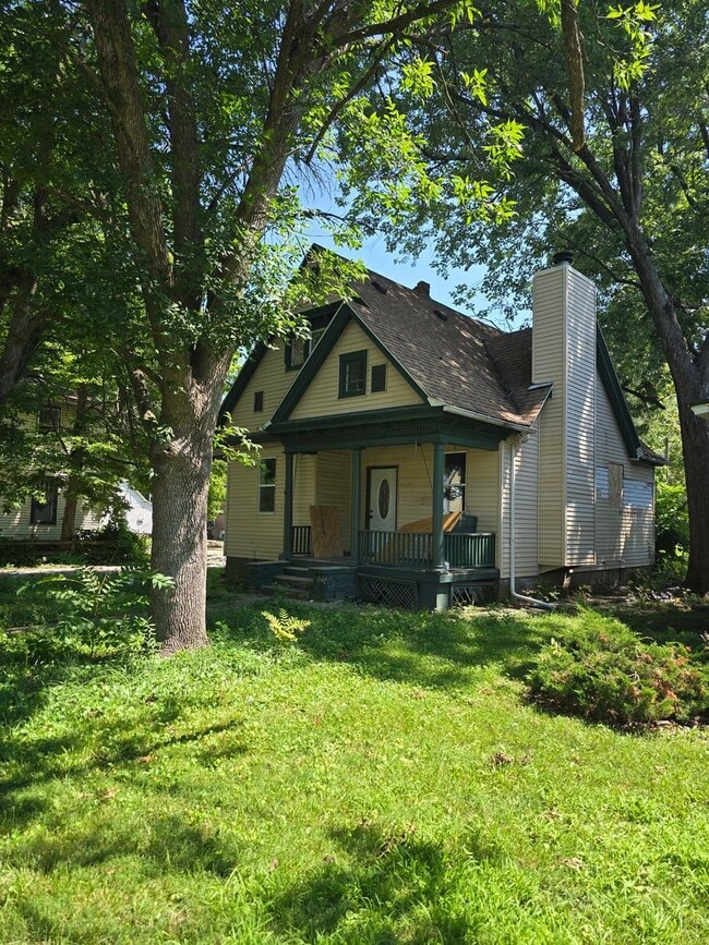 Building Photo - 3 Bed 2 Bath 1500.00