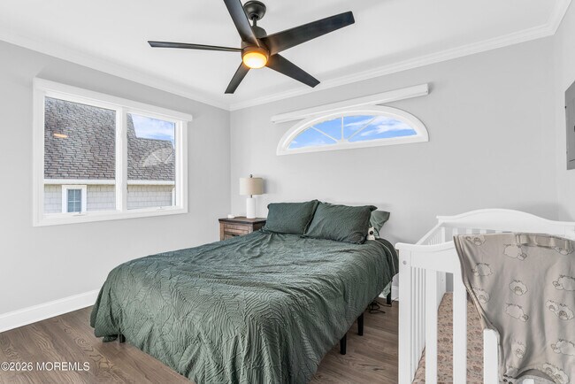 Building Photo - 3330 Windsor Ave