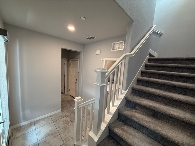 Building Photo - Pristine Condo in Monterey Village Gated Community