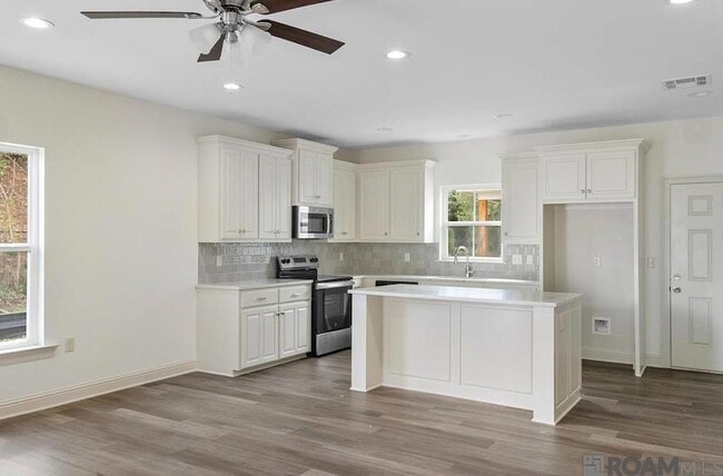 Building Photo - 6908 Goya Ave