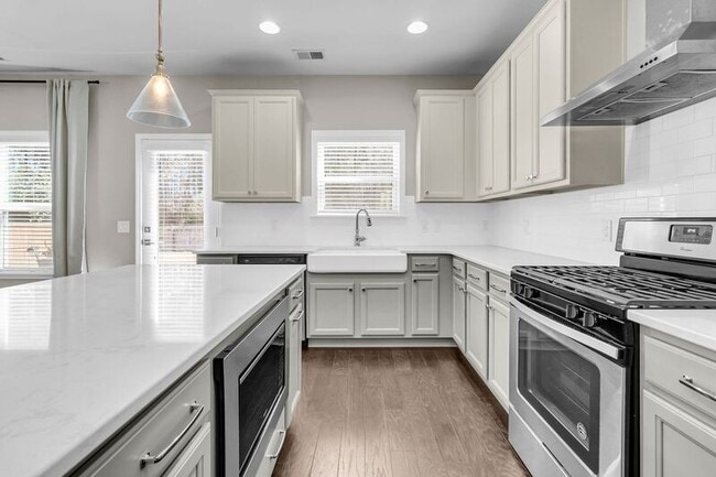 Building Photo - 1624 Shady Pine Rd