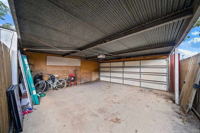 Building Photo - 6519 Spring Manor St