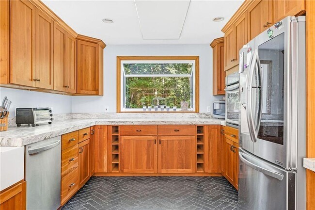 Building Photo - 45 S Killingly Rd