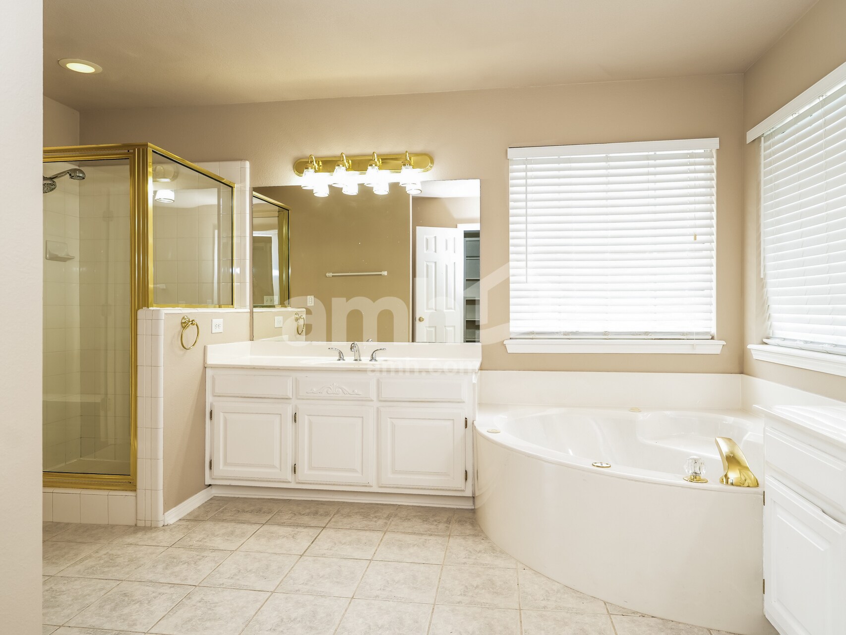 Building Photo - 513 N Sweet Gum Ave