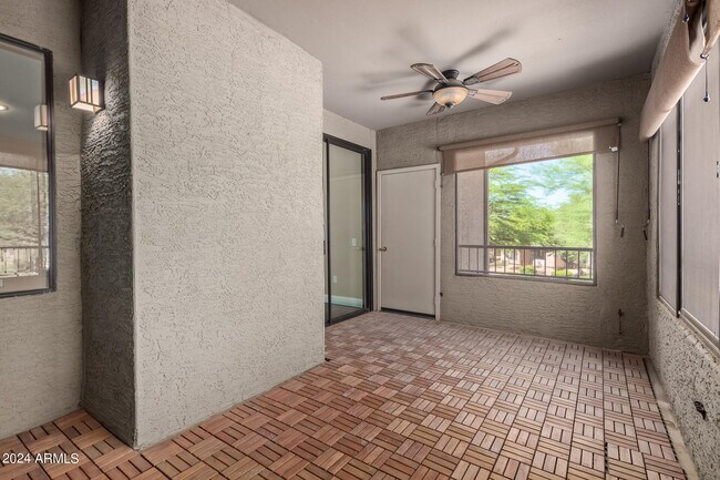 Building Photo - 15380 N 100th St