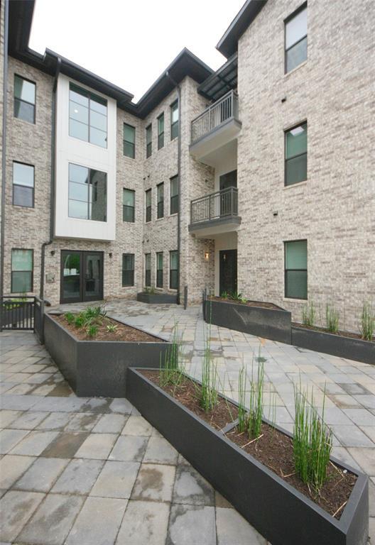 Building Photo - 4325 Jackson Ave