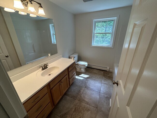 Building Photo - 8 Parker Ridge Rd