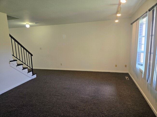 Building Photo - 1415 Robert St