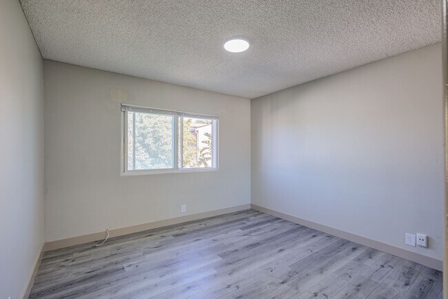 Building Photo - Spruce Ave Residences