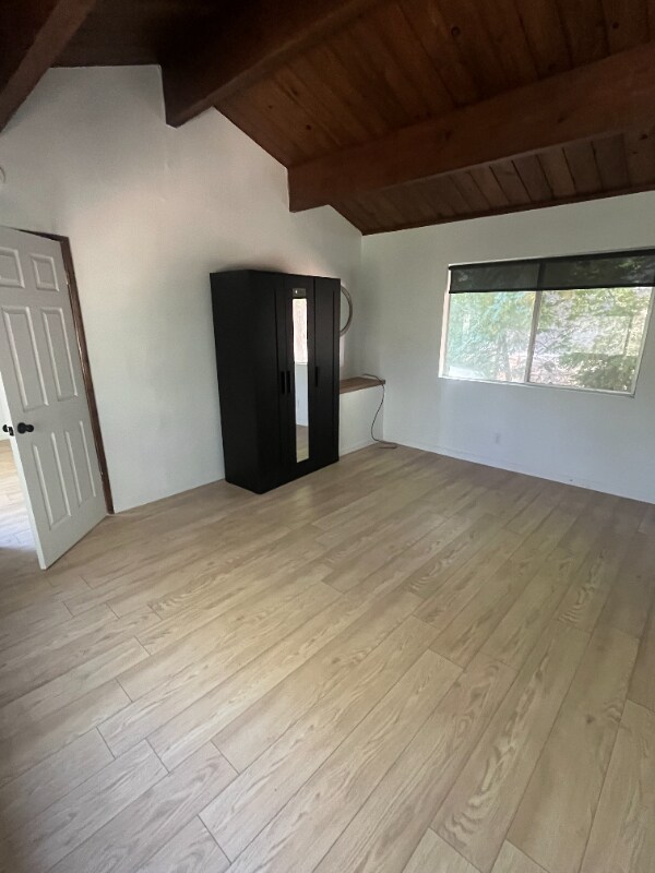 Building Photo - 675 E Victoria Ct