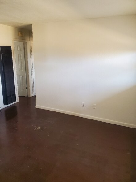 Primary Photo - 2612 5th Ave