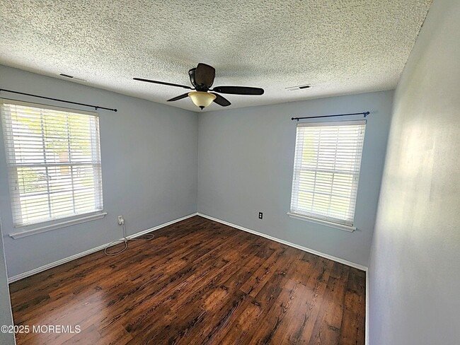 Building Photo - 119 Hyacinth Ln