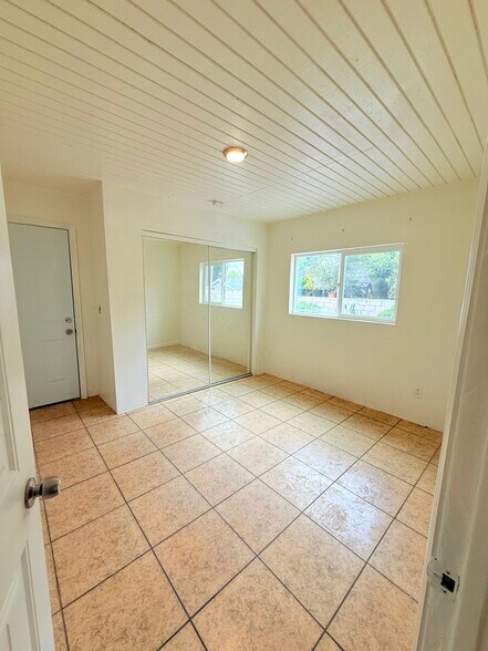 Building Photo - 663 Cadman St