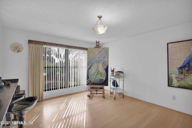 Building Photo - 2437 Burgundy Ct