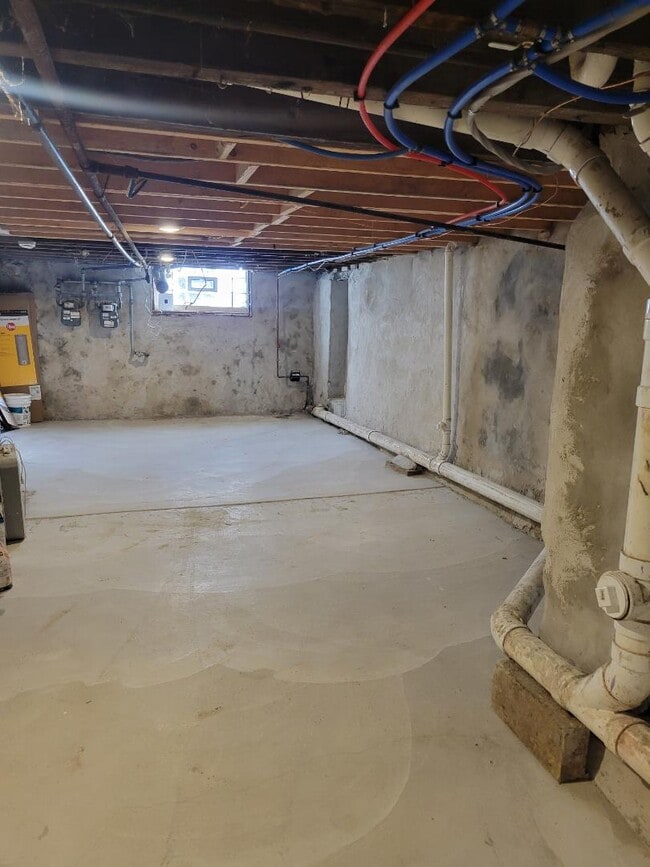 Building Photo - 3140 N Rosewood St