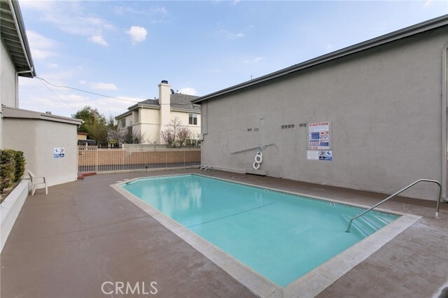Building Photo - 922 W Duarte Rd