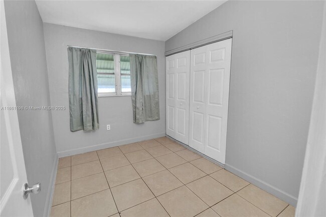 Building Photo - 272 NW 30th Terrace