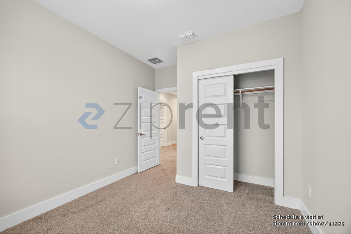 Building Photo - 1511 E Sandalwood Ln