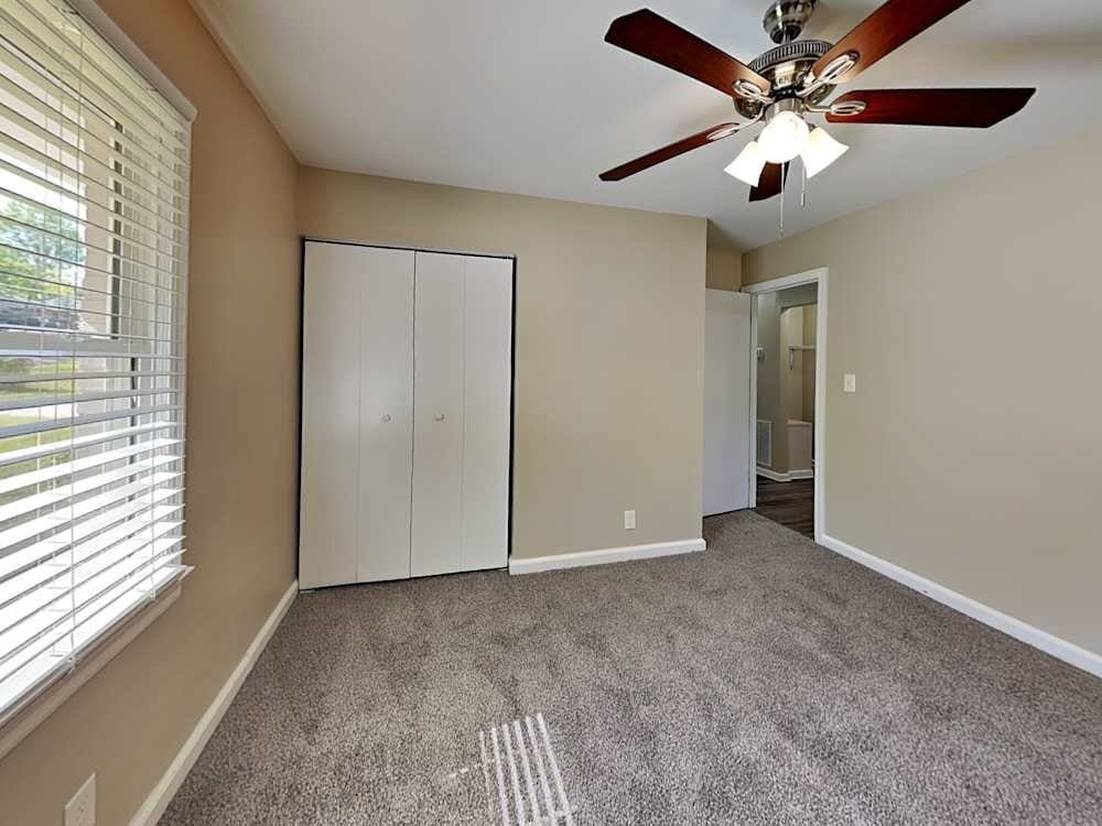 Building Photo - 277 Rocking Hill Dr SW