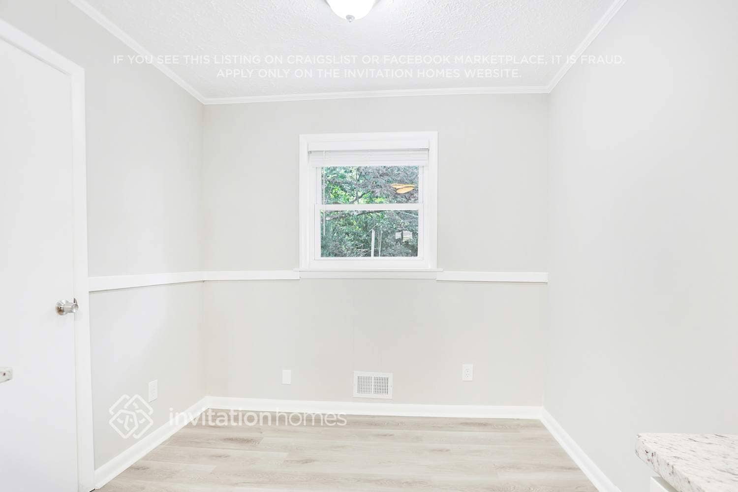 Building Photo - 2434 Shamrock Dr