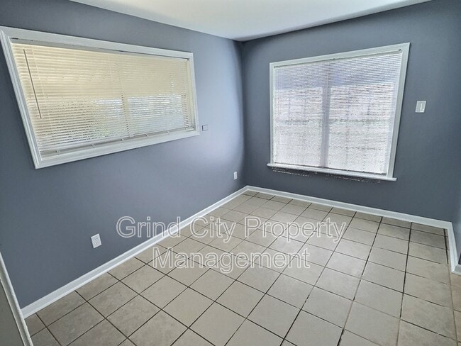 Building Photo - 395 Fairhope Rd