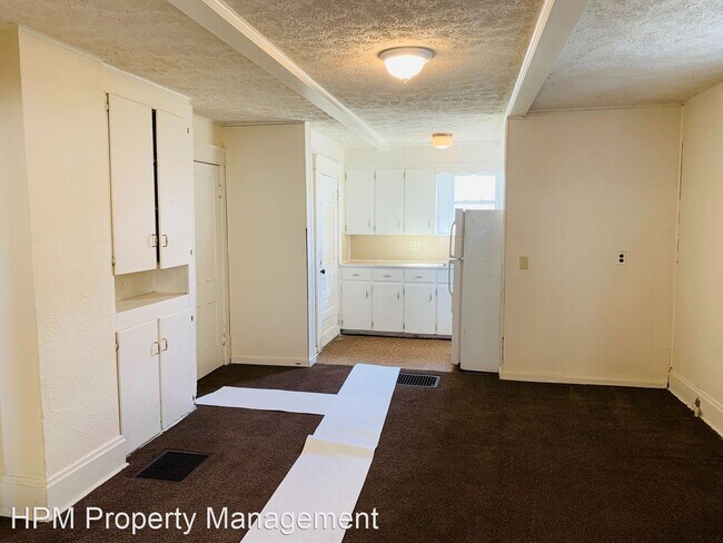 Building Photo - 3 br, 1 bath House - 445 N. Union