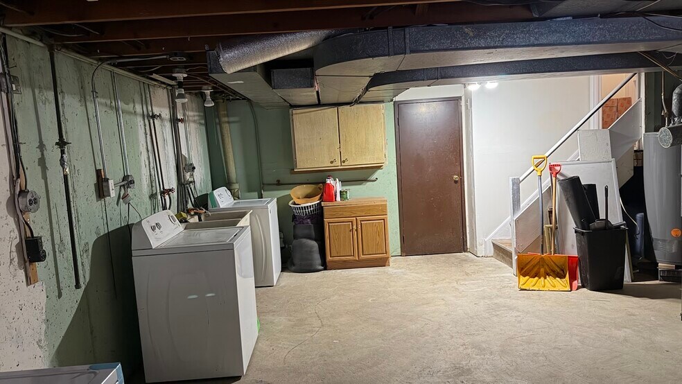 Basement, washer and dryer - 10923 Nandina Ct