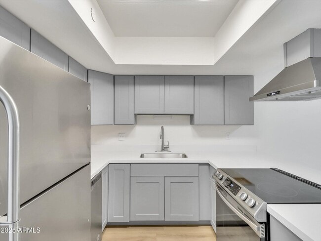 Building Photo - 429 W La Jolla Dr