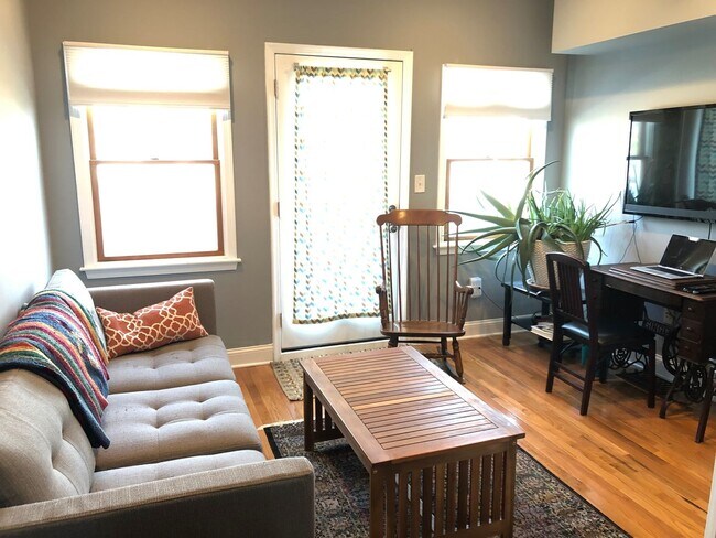 Building Photo - Modern Large and spacious house available in Locus Point