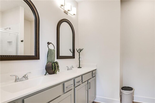 Building Photo - 1390 Cozy Cir SE